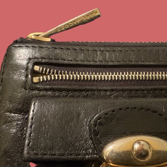 Marc Jacobs Black Leather Wallet with Gold Hardware EUC - Picture 9 of 12